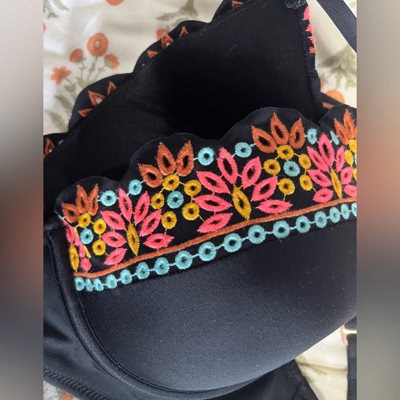 Shade & Shore bikini top - scalloped top with bright color design - Picture 6 of 6